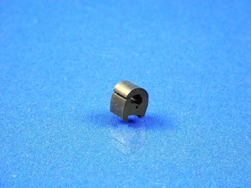 Изображение Резиновая подставка под решетку варочной поверхности INDESIT (C00039148) 39148, внешний вид и детали продукта