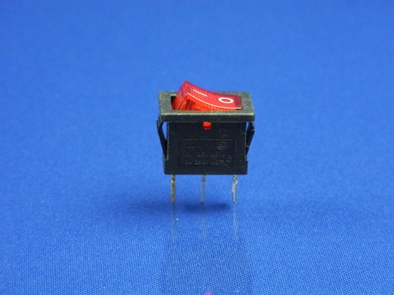 Зображення Кнопка червона прямокутна з підсвічуванням (250V, 6A), (3 контакти) P2-0107, зовнішній вигляд та деталі продукту