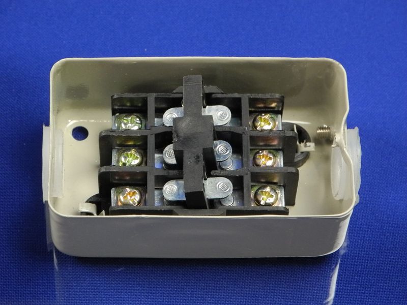Зображення Пускач (пост управління, вимикач-роз'єднувач) BS 216B (2.2kW, до 500V) P2-0088, зовнішній вигляд та деталі продукту