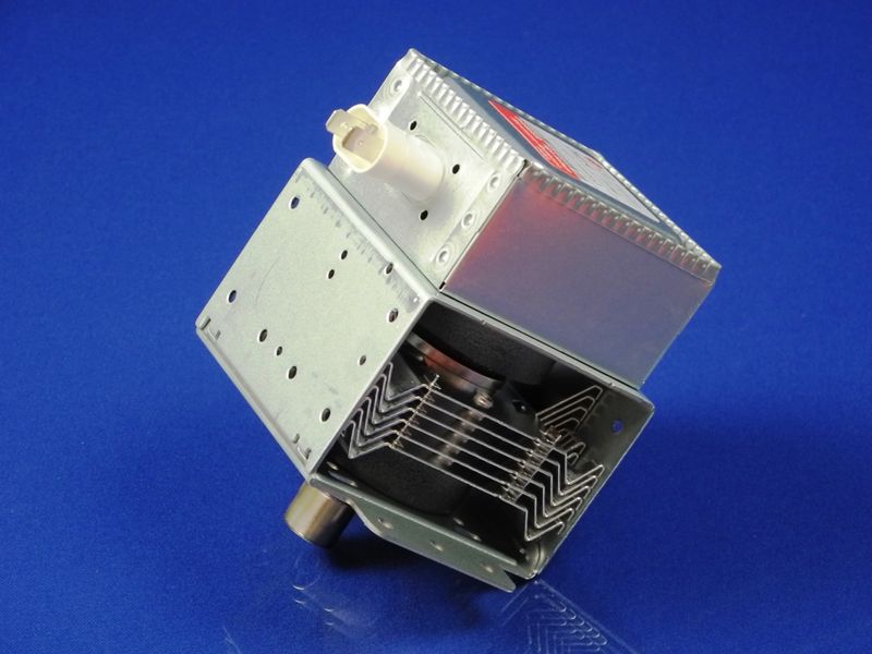 Зображення Магнетрон СВЧ LG 2M214-01TAG 950W (Дві планки з 3 отвори, підключення перпендикулярно, контакти) 2M214-01TAG, зовнішній вигляд та деталі продукту