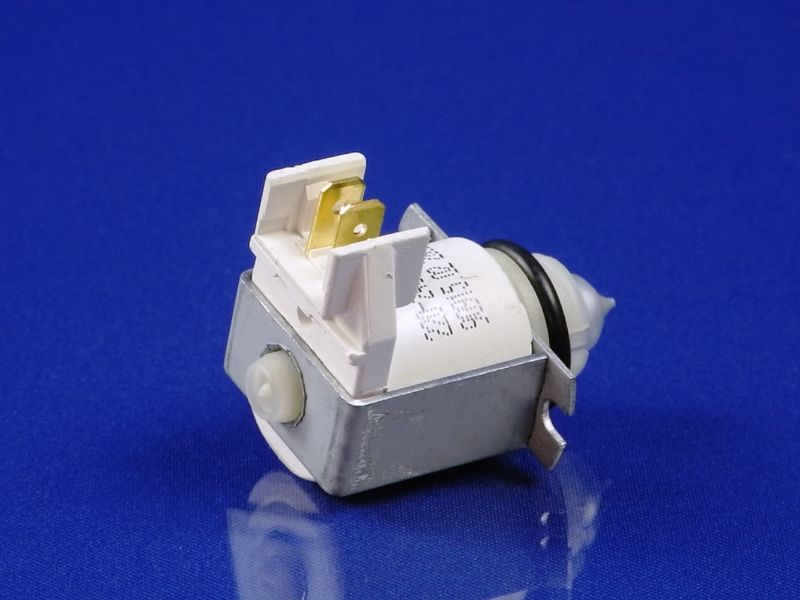 Изображение Клапан электромагнитный для посудомоечной машины Bosch (166875) 166875, внешний вид и детали продукта