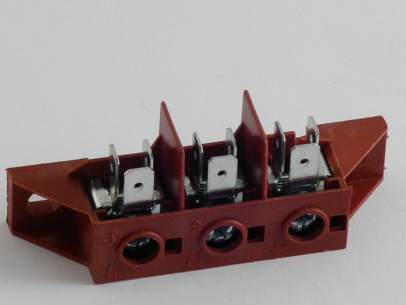 Зображення Клемна колодка на 3 контакти 40A/450V (COK962UN) COK962UN, зовнішній вигляд та деталі продукту