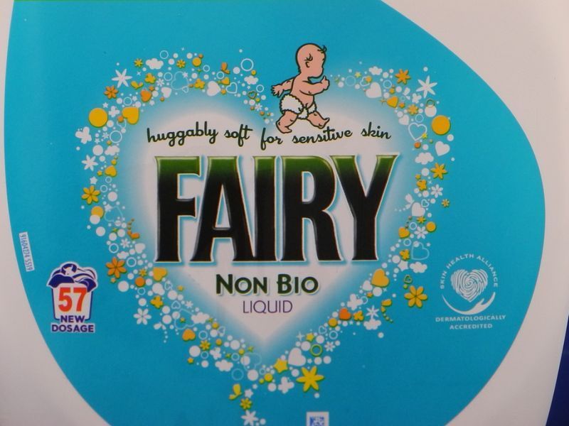 Изображение Стиральный порошок FAIRY for Sensitive Skin Non Bio Washing Liquid, 57 стирок (концентрат) FAIRYSensitive57, внешний вид и детали продукта