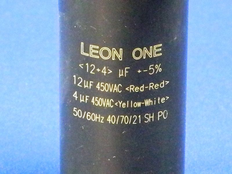 Изображение Пуско-робочий конденсатор в пластике CBB60 на 12+4 МкФ ((провод) 12+4 МкФ, внешний вид и детали продукта