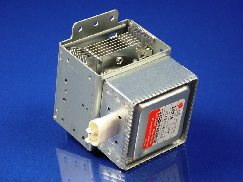 Зображення Магнетрон СВЧ LG 2M214-01TAG 950W (Дві планки з 3 отвори, підключення перпендикулярно, контакти) 2M214-01TAG, зовнішній вигляд та деталі продукту