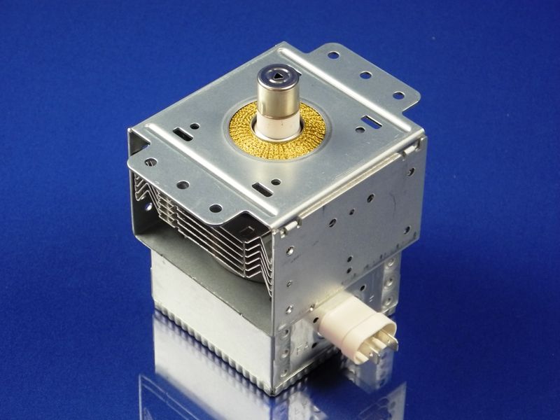Изображение Магнетрон СВЧ LG 2M214-01TAG 950W (Две планки с 3 отверстия, подключение перпендикулярно, контакты) 2M214-01TAG, внешний вид и детали продукта